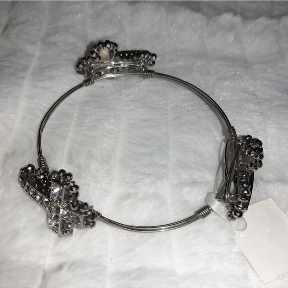 NWT cross bracelet   - Picture 3 of 6